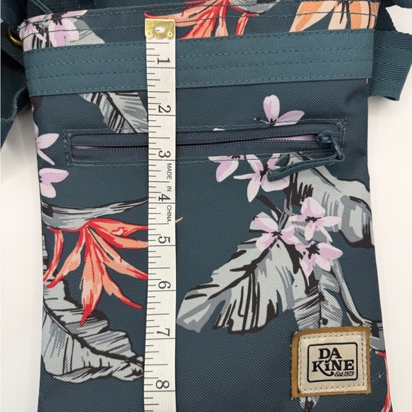 Dakine Floral Crossbody Bag - Picture 8 of 9